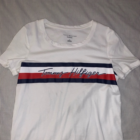 TOMMY HILFIGER LOGO CASUAL TEE - Picture 2 of 2
